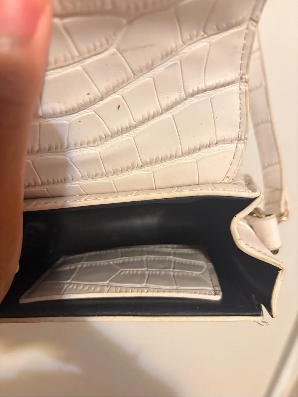 White Croc-Embossed Women’s Shoulder Bag
